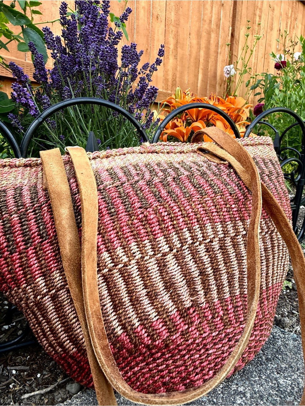 Vintage 80s Straw Summer Bag Handwoven Kenyan Sisal Kiondo Basket Leather Straps